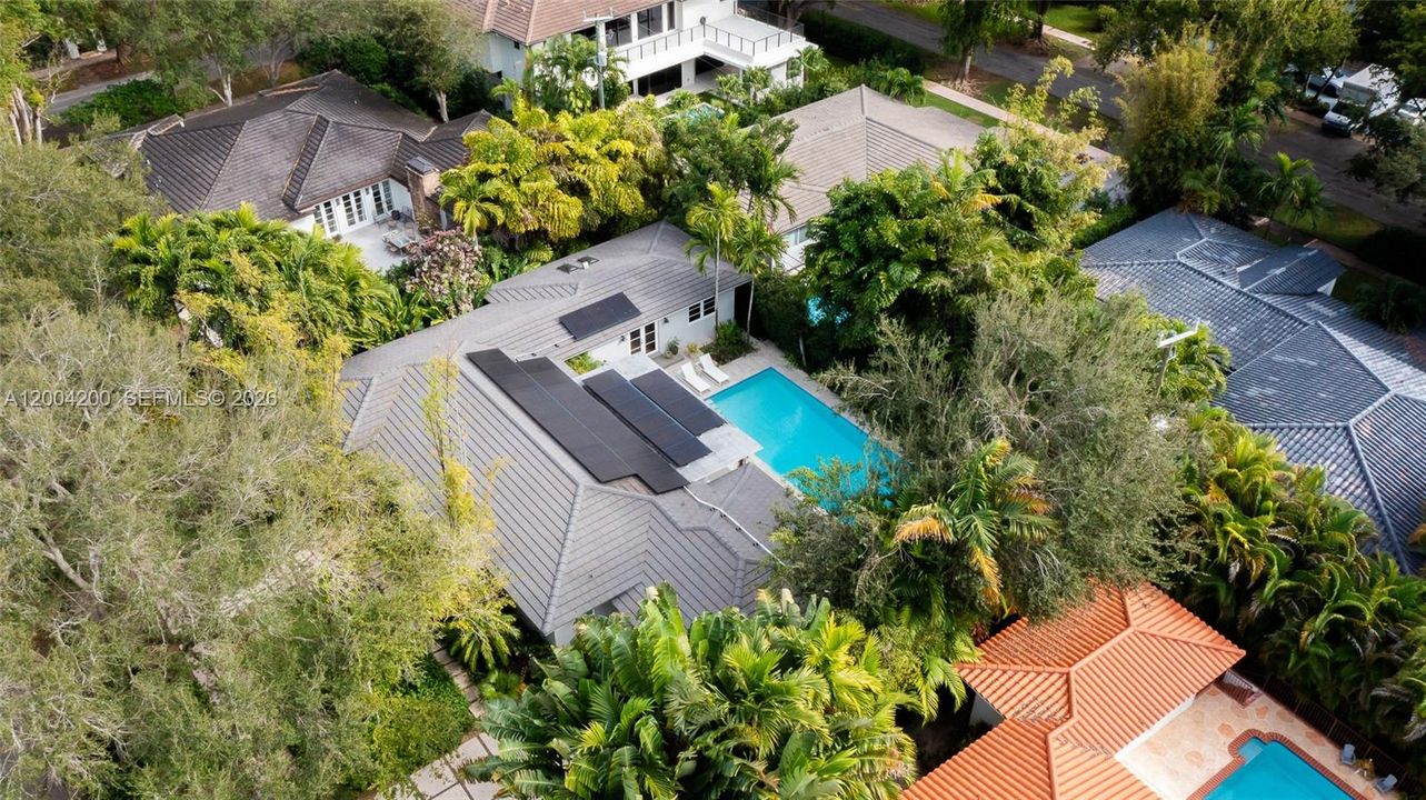 Active With Contract: $15,900 (4 beds, 4 baths, 2330 Square Feet)