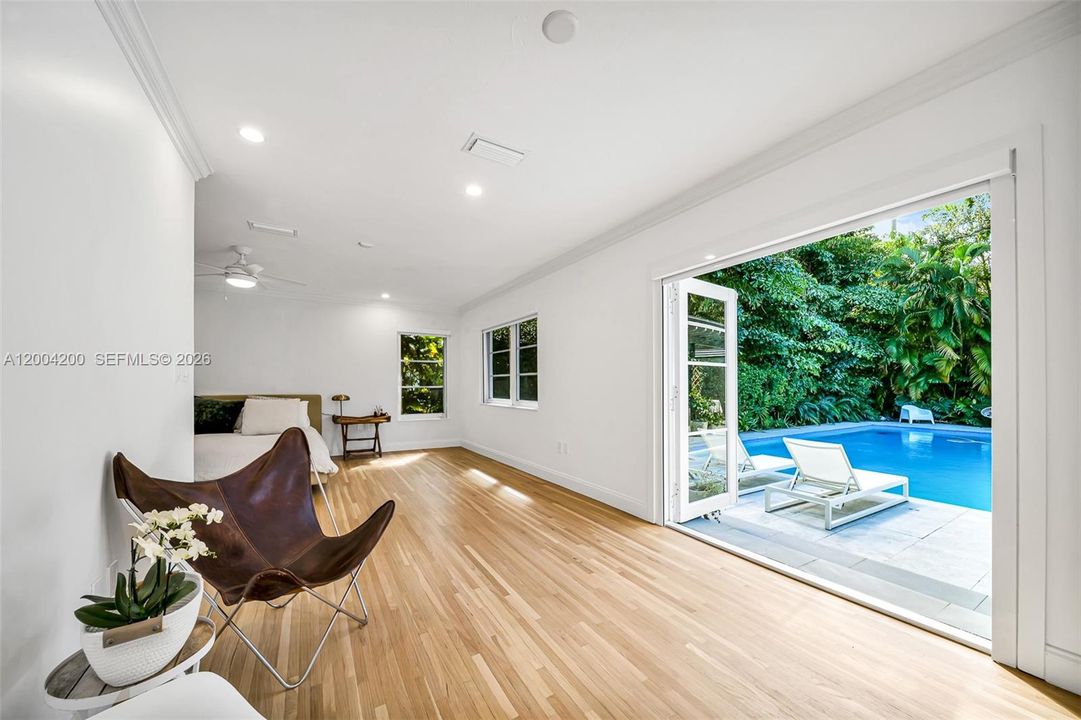 Active With Contract: $15,900 (4 beds, 4 baths, 2330 Square Feet)