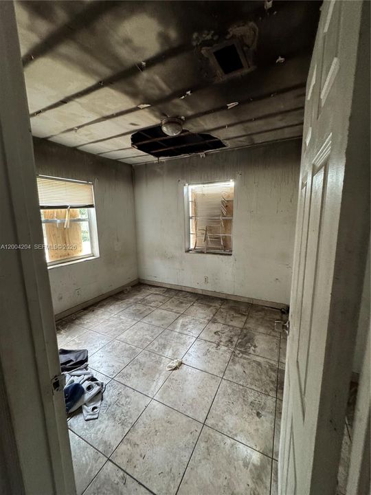 На продажу: $224,999 (3 спален, 1 ванн, 1028 Квадратных фут)