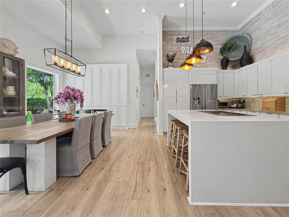 Recientemente alquilado: $13,499 (5 camas, 3 baños, 2848 Pies cuadrados)
