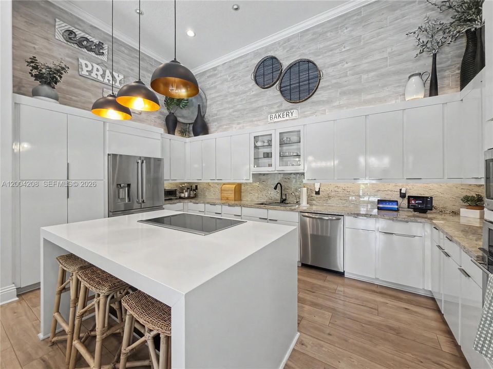 Recientemente alquilado: $13,499 (5 camas, 3 baños, 2848 Pies cuadrados)