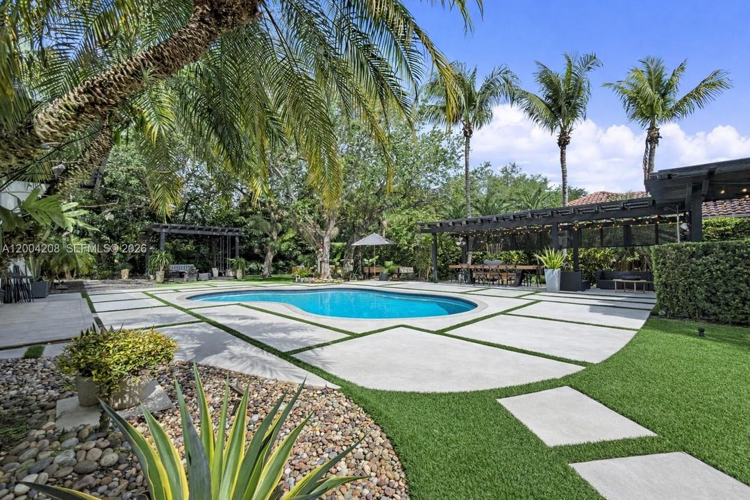Recientemente alquilado: $13,499 (5 camas, 3 baños, 2848 Pies cuadrados)