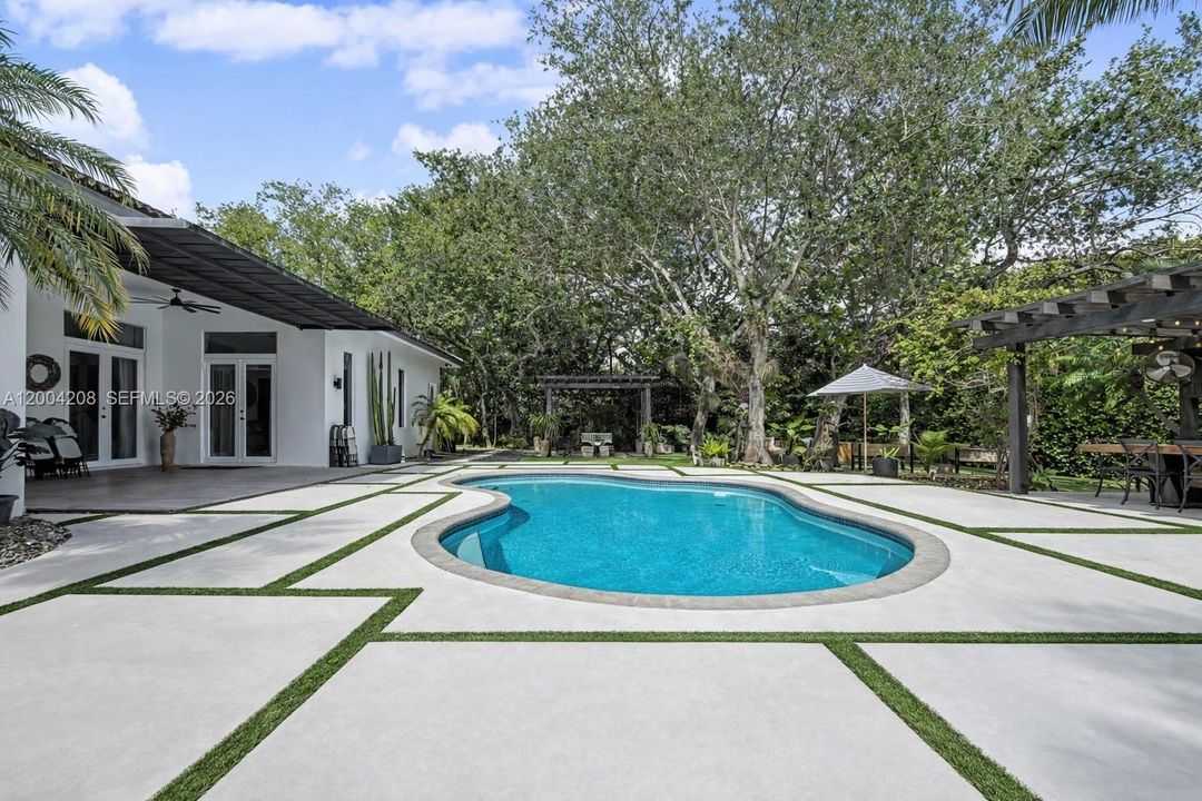 Recientemente alquilado: $13,499 (5 camas, 3 baños, 2848 Pies cuadrados)