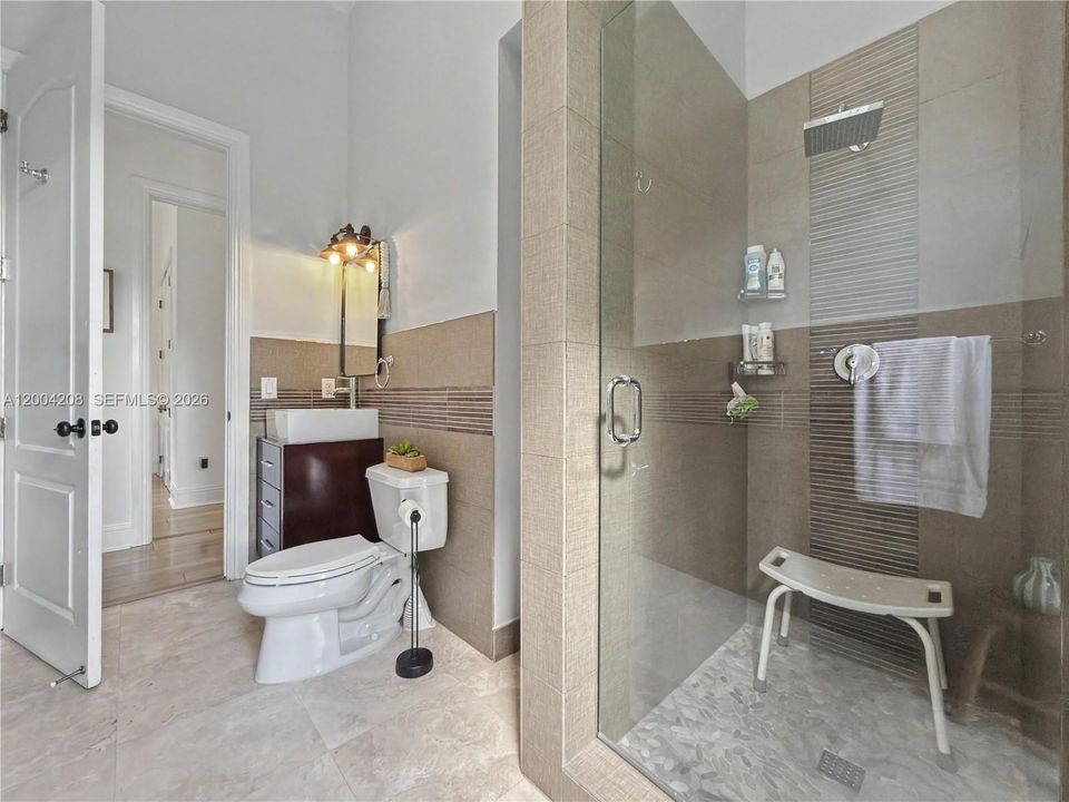 Recientemente alquilado: $13,499 (5 camas, 3 baños, 2848 Pies cuadrados)