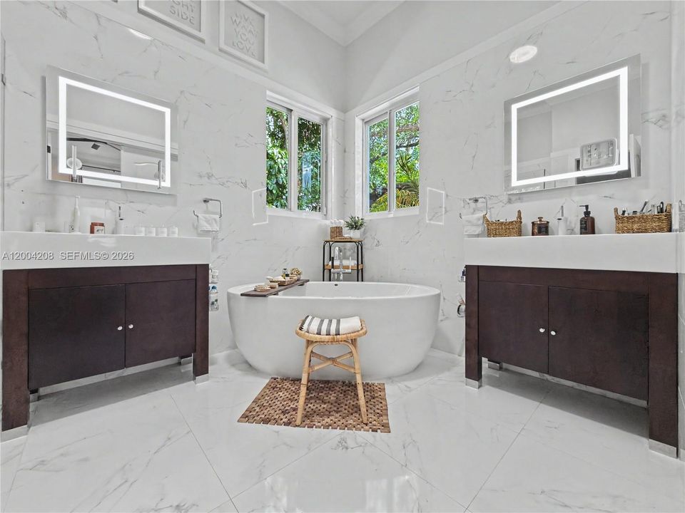 Recientemente alquilado: $13,499 (5 camas, 3 baños, 2848 Pies cuadrados)