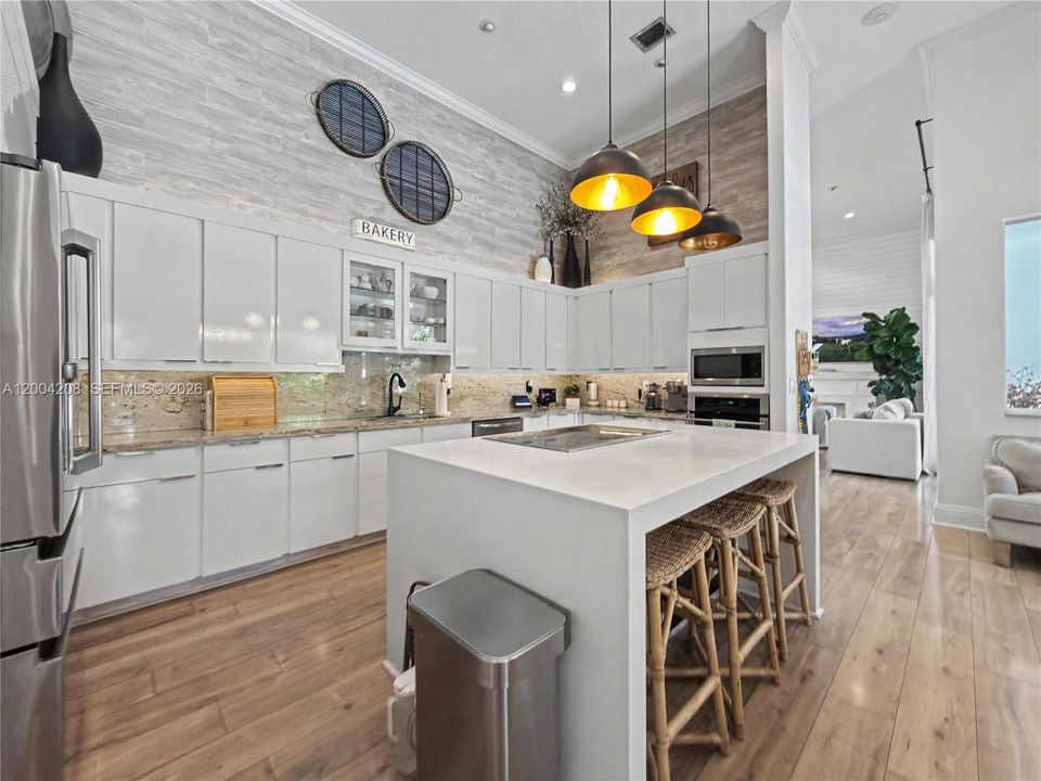 Recientemente alquilado: $13,499 (5 camas, 3 baños, 2848 Pies cuadrados)