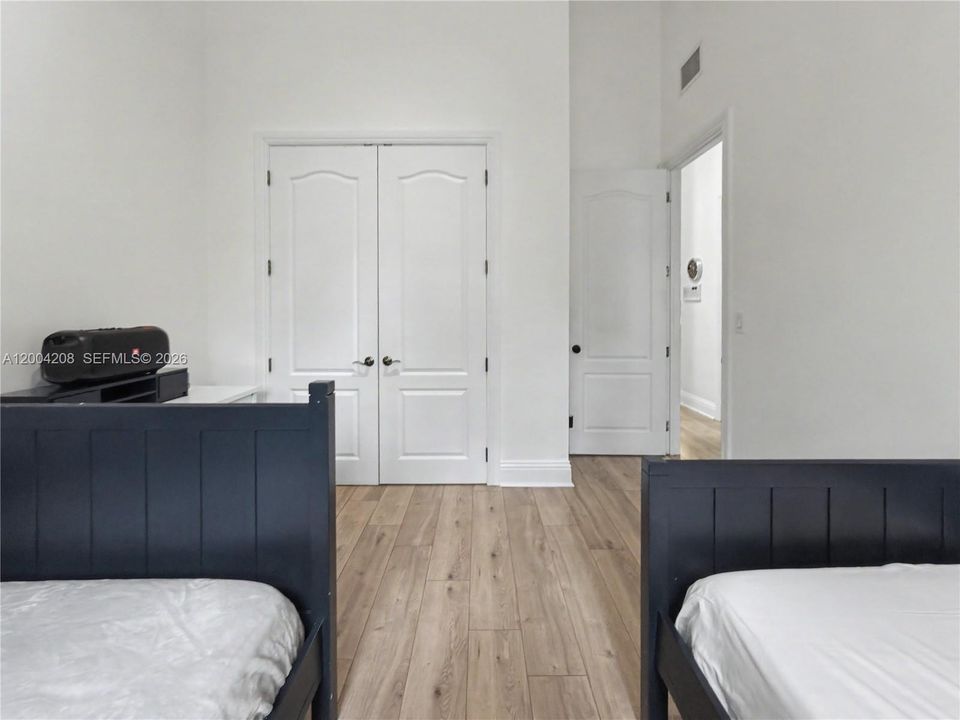 Recientemente alquilado: $13,499 (5 camas, 3 baños, 2848 Pies cuadrados)