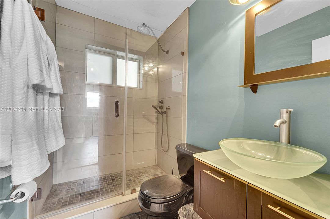 Vendido Recientemente: $749,990 (3 camas, 2 baños, 0 Pies cuadrados)