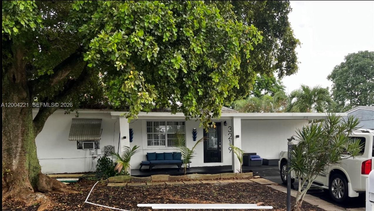 For Sale: $459,500 (3 beds, 2 baths, 1336 Square Feet)