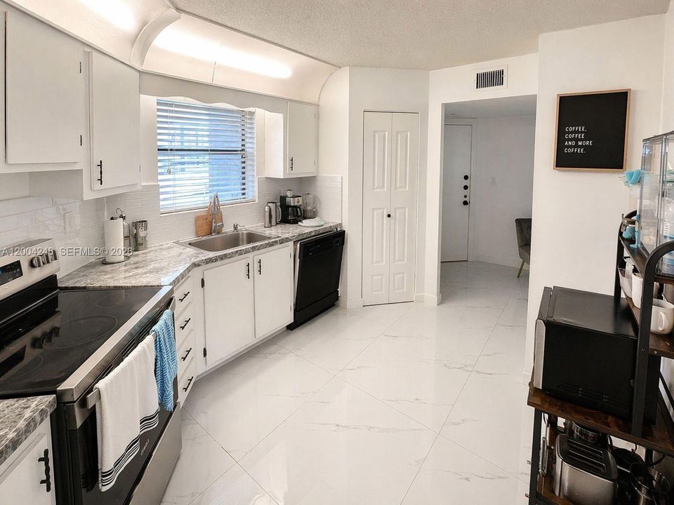 En Venta: $209,000 (2 camas, 2 baños, 1120 Pies cuadrados)