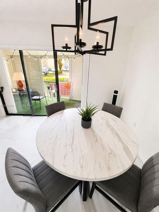 En Venta: $209,000 (2 camas, 2 baños, 1120 Pies cuadrados)