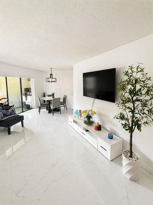 En Venta: $209,000 (2 camas, 2 baños, 1120 Pies cuadrados)