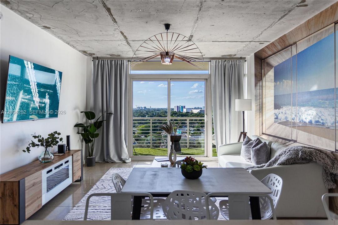 For Sale: $599,000 (2 beds, 2 baths, 1111 Square Feet)