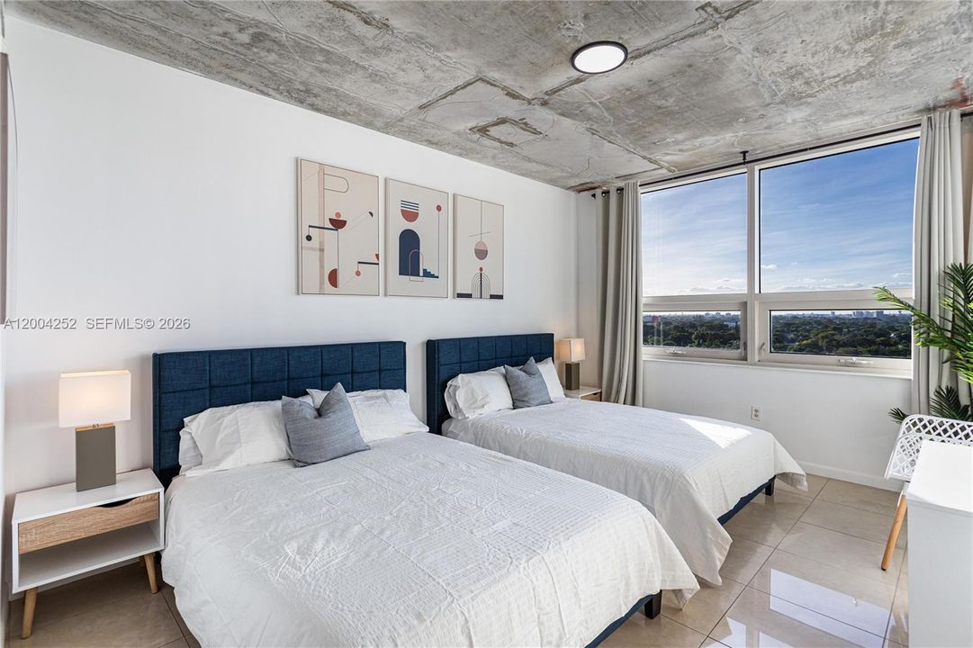 For Sale: $599,000 (2 beds, 2 baths, 1111 Square Feet)