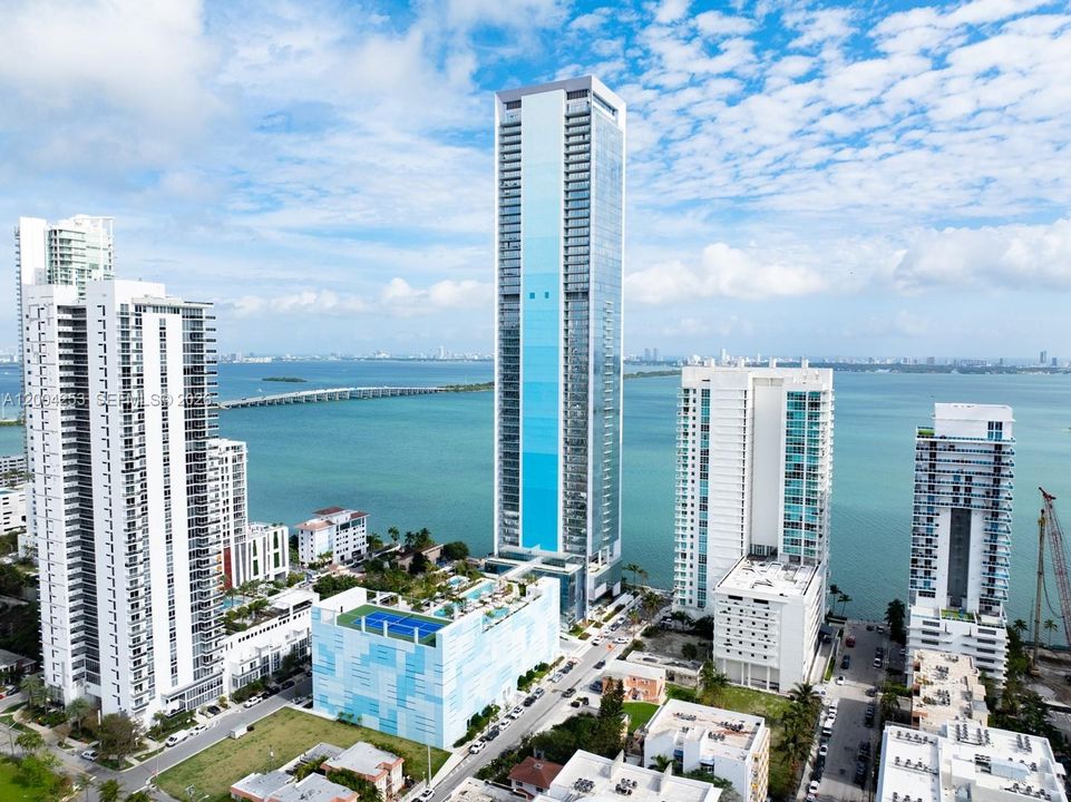 Recently Sold: $4,500,000 (4 beds, 6 baths, 4401 Square Feet)