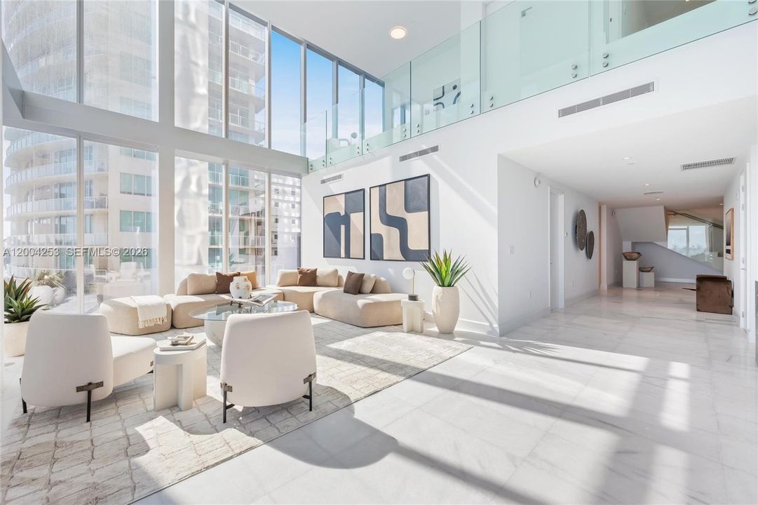 Recently Sold: $4,500,000 (4 beds, 6 baths, 4401 Square Feet)