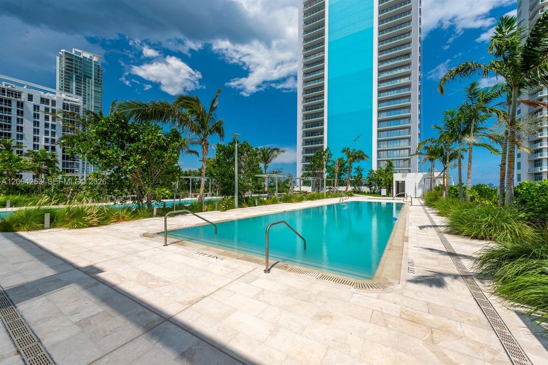 Recently Sold: $4,500,000 (4 beds, 6 baths, 4401 Square Feet)