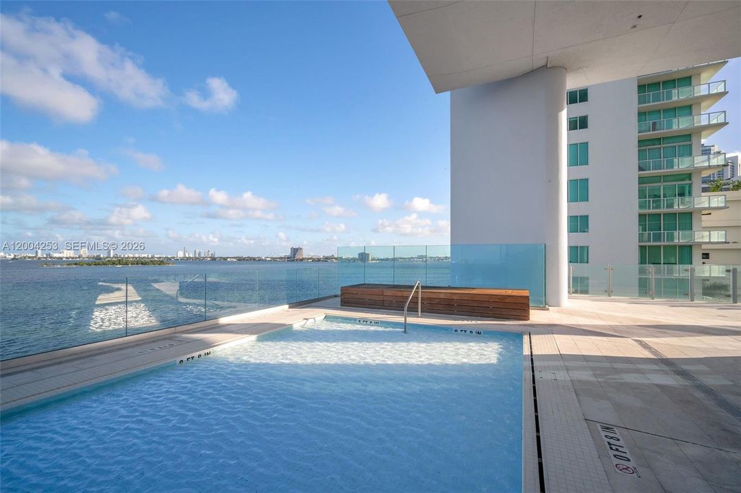 Recently Sold: $4,500,000 (4 beds, 6 baths, 4401 Square Feet)
