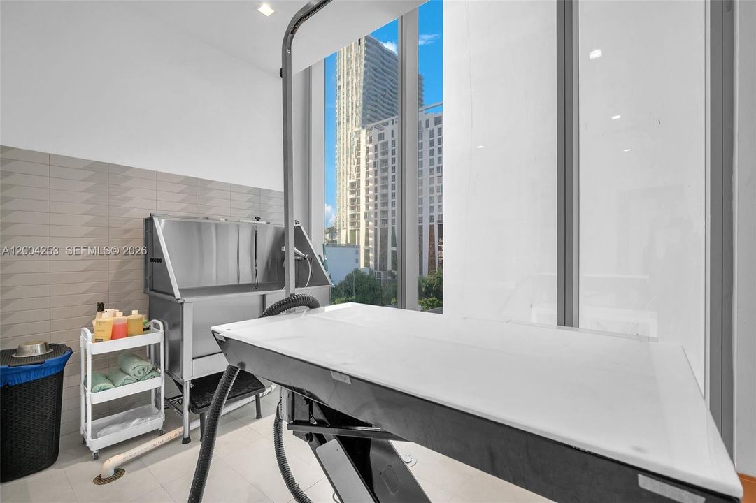 Recently Sold: $4,500,000 (4 beds, 6 baths, 4401 Square Feet)
