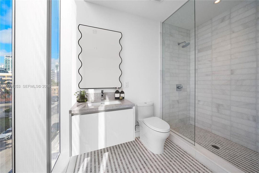 Recently Sold: $4,500,000 (4 beds, 6 baths, 4401 Square Feet)
