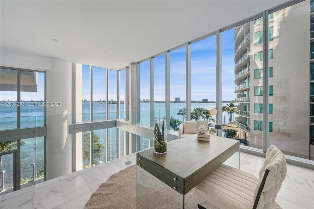Recently Sold: $4,500,000 (4 beds, 6 baths, 4401 Square Feet)