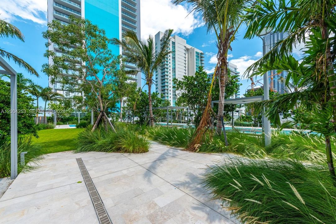 Recently Sold: $4,500,000 (4 beds, 6 baths, 4401 Square Feet)
