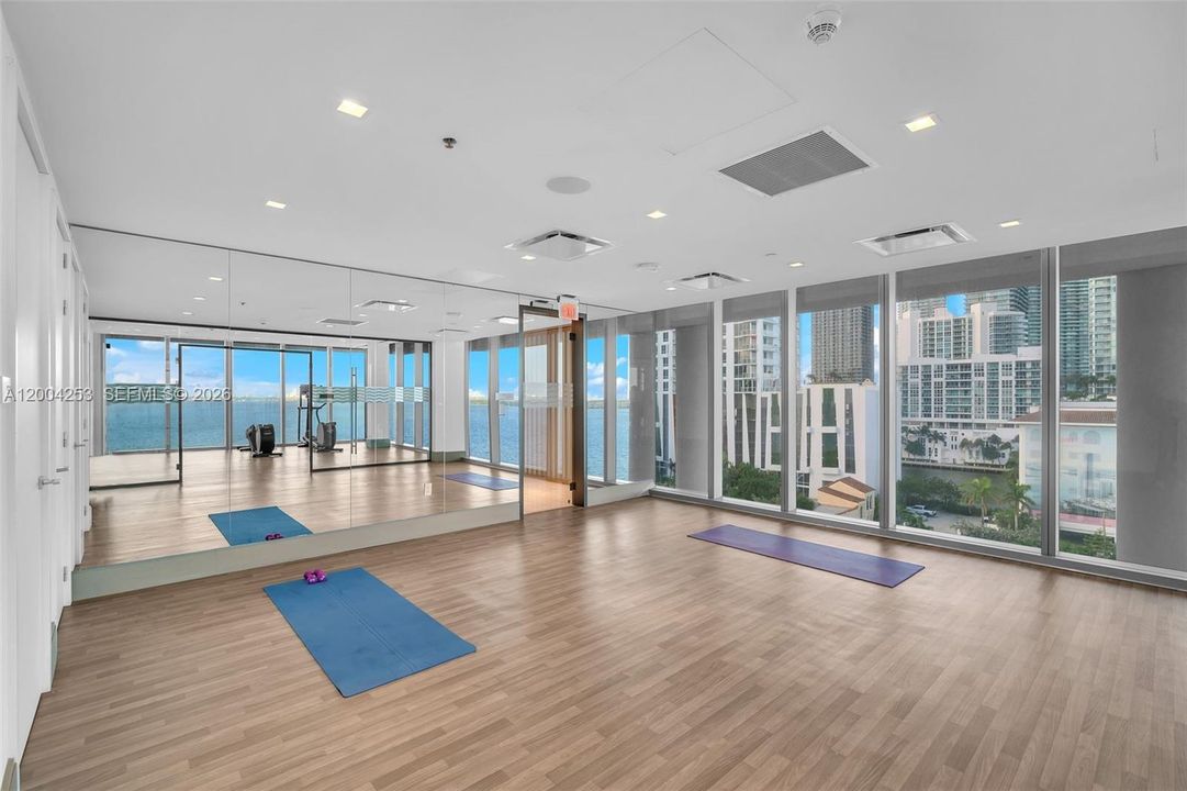 Recently Sold: $4,500,000 (4 beds, 6 baths, 4401 Square Feet)