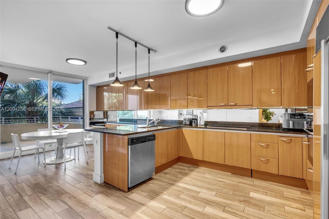 For Sale: $3,340,000 (3 beds, 3 baths, 2510 Square Feet)