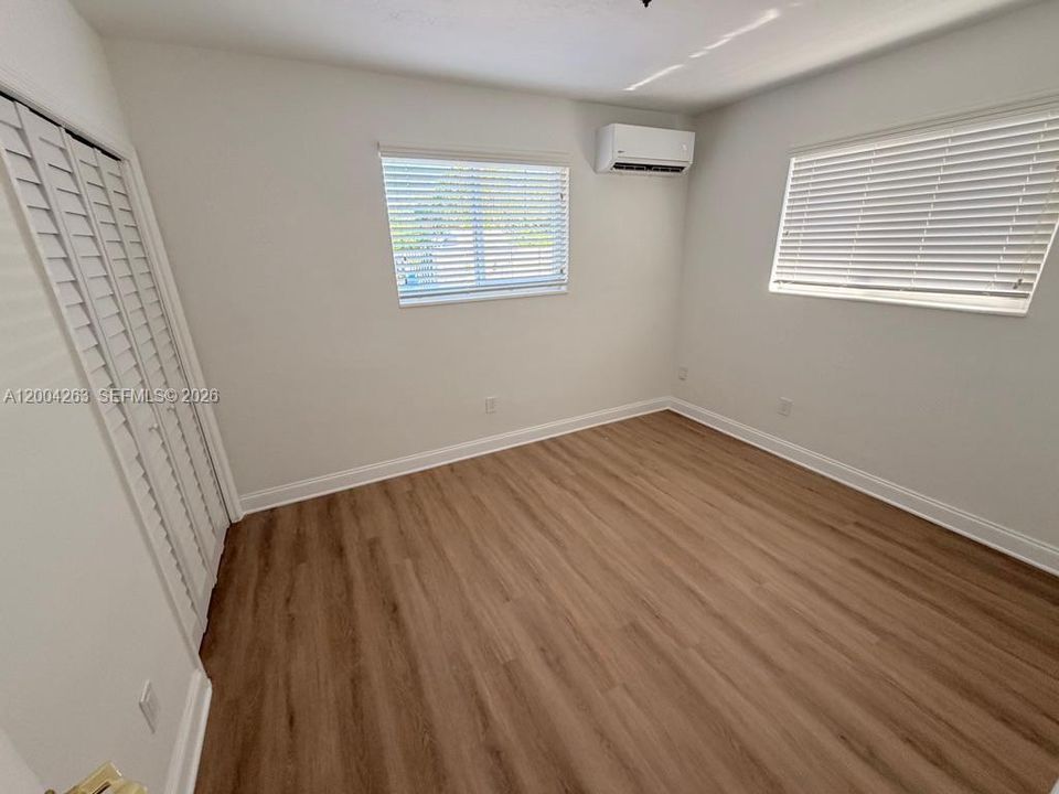 Activo con contrato: $2,000 (2 camas, 1 baños, 1512 Pies cuadrados)