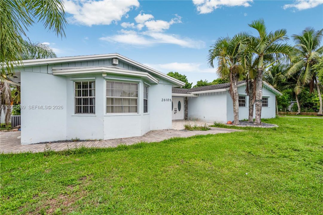 En Venta: $855,000 (3 camas, 2 baños, 2407 Pies cuadrados)