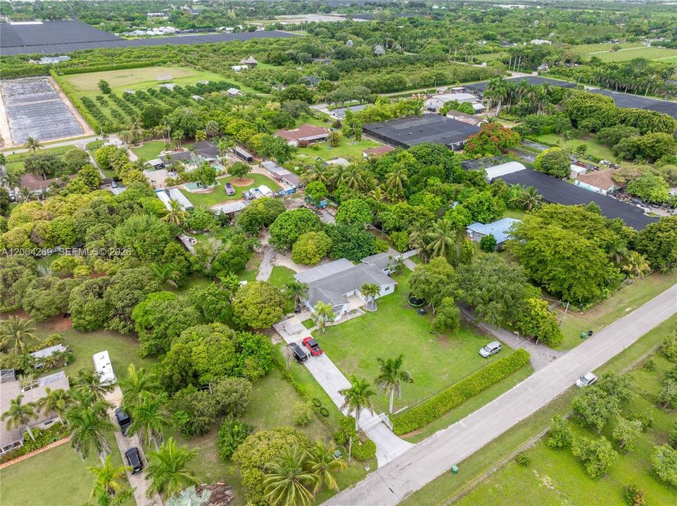 En Venta: $855,000 (3 camas, 2 baños, 2407 Pies cuadrados)
