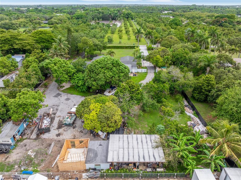 En Venta: $855,000 (3 camas, 2 baños, 2407 Pies cuadrados)