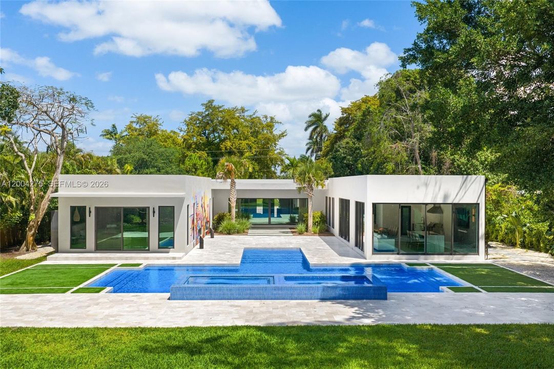 En Venta: $4,995,000 (5 camas, 5 baños, 5776 Pies cuadrados)