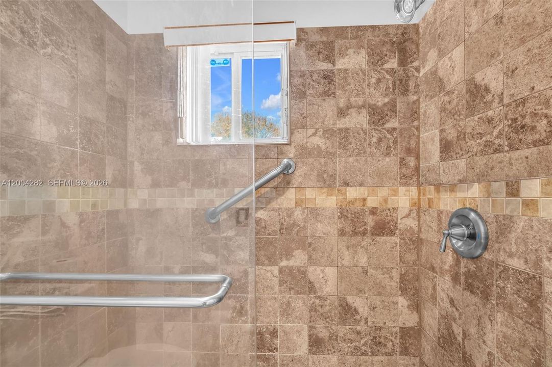 На продажу: $599,000 (3 спален, 2 ванн, 1353 Квадратных фут)