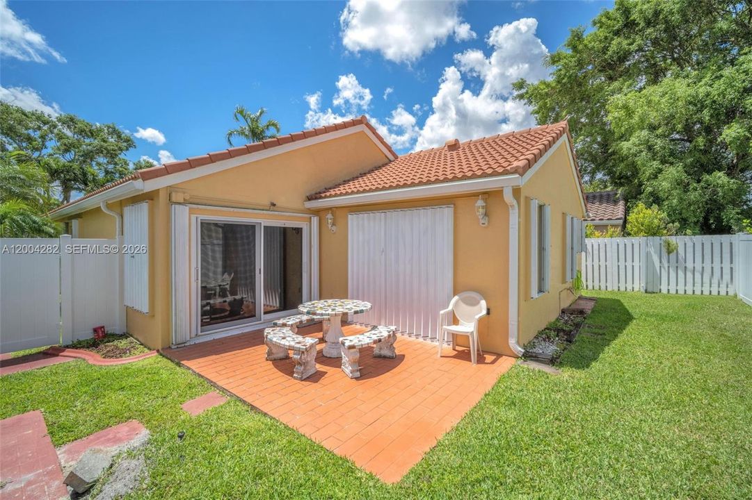 На продажу: $599,000 (3 спален, 2 ванн, 1353 Квадратных фут)