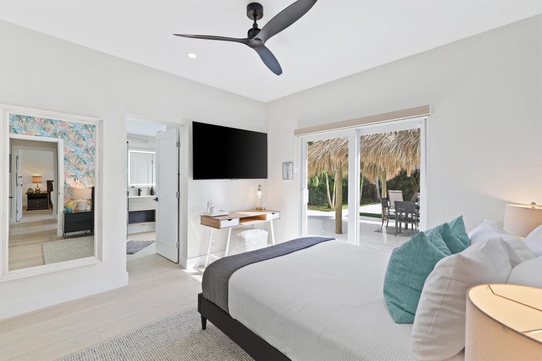 East Queen Suite 1