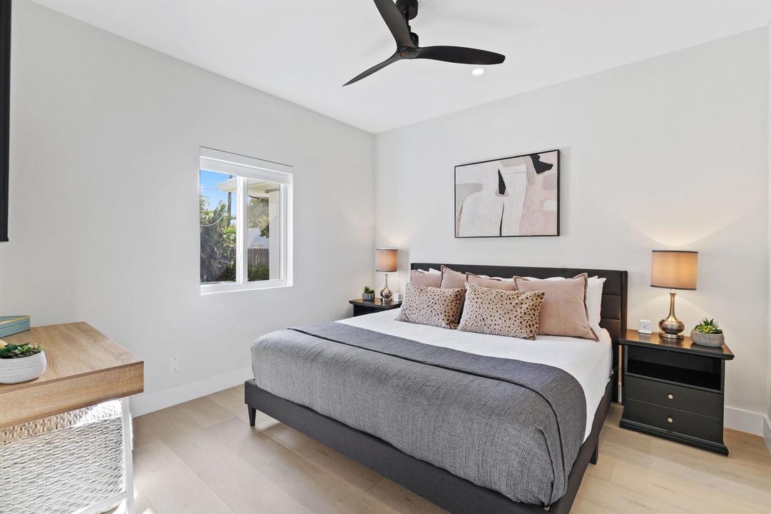 Middle Bedroom