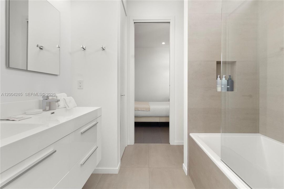 В аренду: $21,900 (4 спален, 3 ванн, 3804 Квадратных фут)
