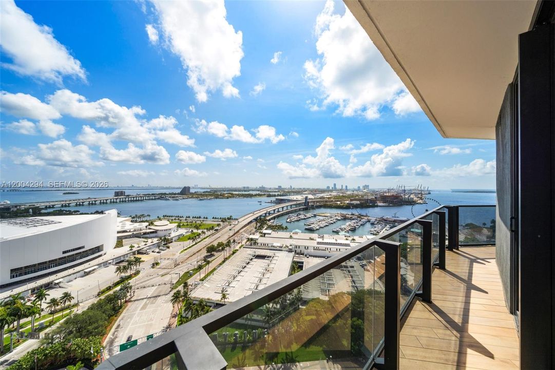 Activo con contrato: $1,099,000 (3 camas, 3 baños, 976 Pies cuadrados)