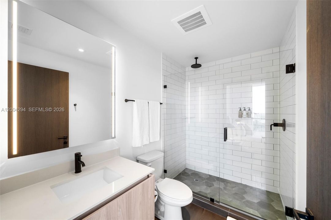 Activo con contrato: $1,099,000 (3 camas, 3 baños, 976 Pies cuadrados)