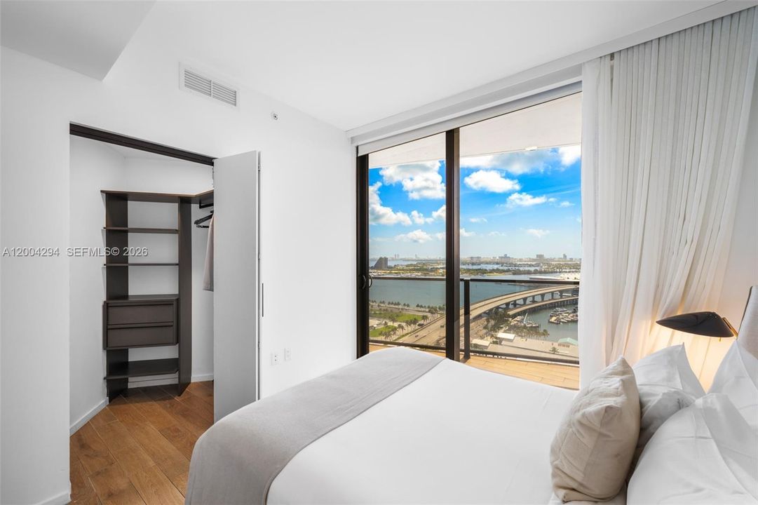 Activo con contrato: $1,099,000 (3 camas, 3 baños, 976 Pies cuadrados)