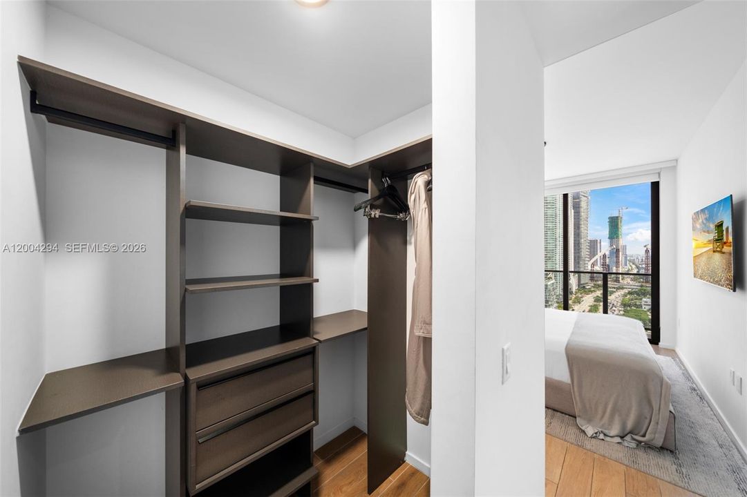 Activo con contrato: $1,099,000 (3 camas, 3 baños, 976 Pies cuadrados)