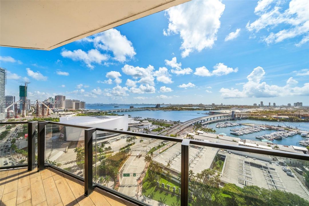Activo con contrato: $1,099,000 (3 camas, 3 baños, 976 Pies cuadrados)
