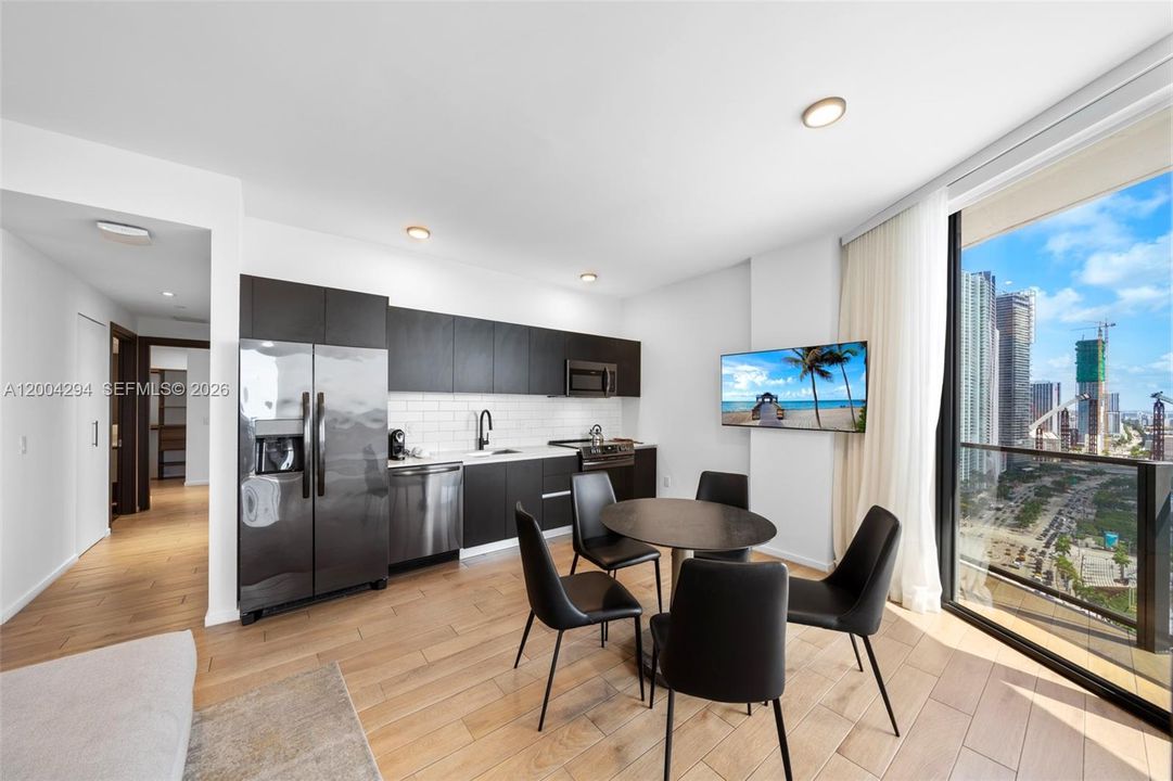 Activo con contrato: $1,099,000 (3 camas, 3 baños, 976 Pies cuadrados)