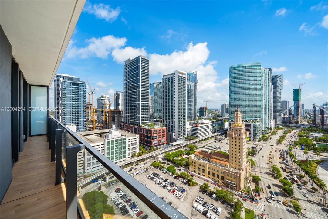 Activo con contrato: $1,099,000 (3 camas, 3 baños, 976 Pies cuadrados)