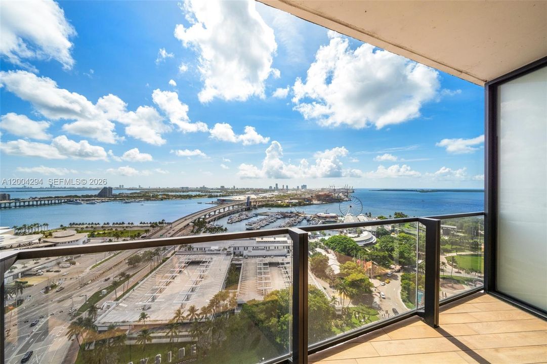 Activo con contrato: $1,099,000 (3 camas, 3 baños, 976 Pies cuadrados)