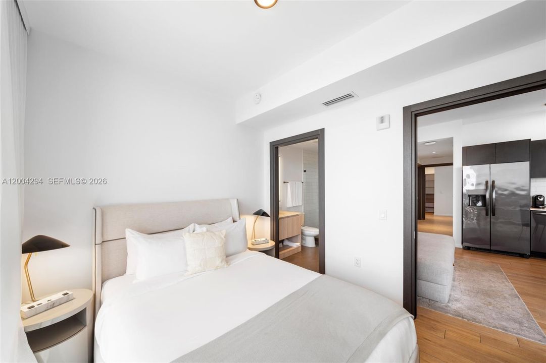 Activo con contrato: $1,099,000 (3 camas, 3 baños, 976 Pies cuadrados)