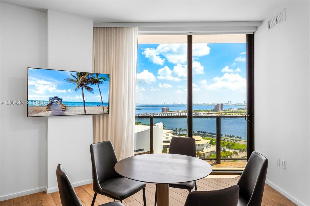 Activo con contrato: $1,099,000 (3 camas, 3 baños, 976 Pies cuadrados)