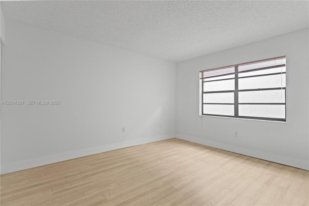 For Rent: $3,100 (3 beds, 2 baths, 1590 Square Feet)