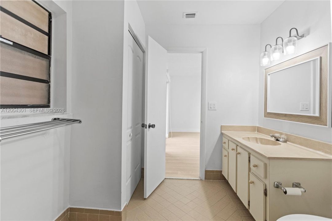 For Rent: $3,100 (3 beds, 2 baths, 1590 Square Feet)